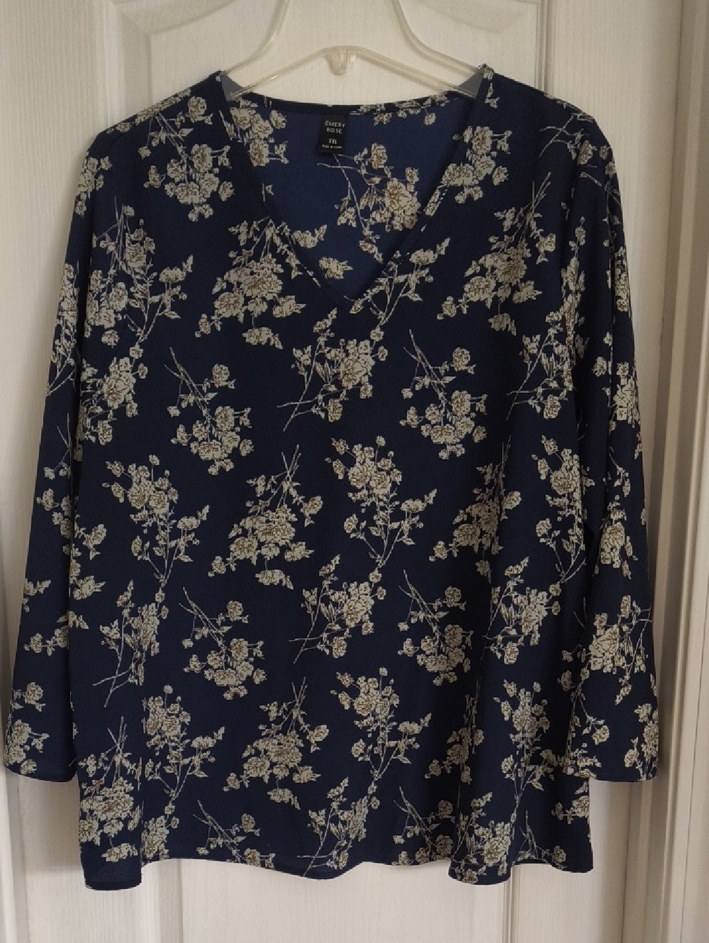Croft & Barrow Navy Floral V-Neck Blouse